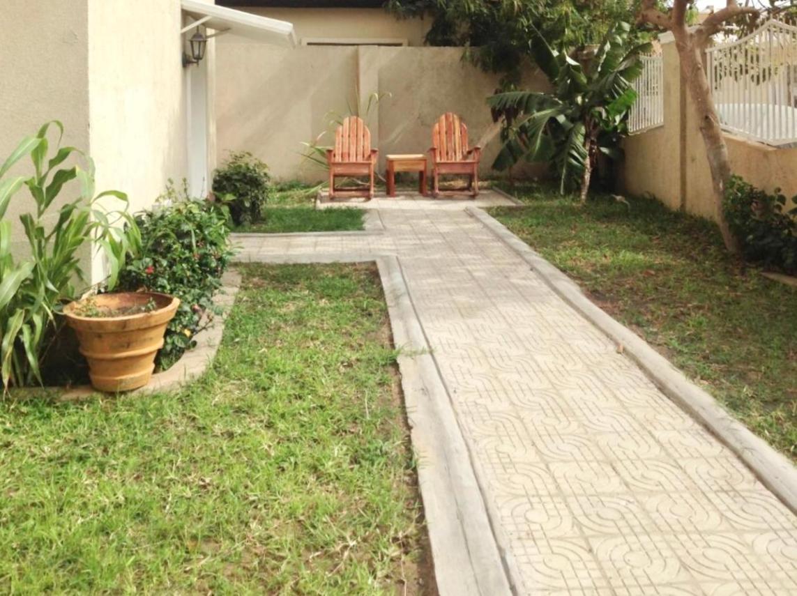 Summer Grove Villa Kololi Exterior photo